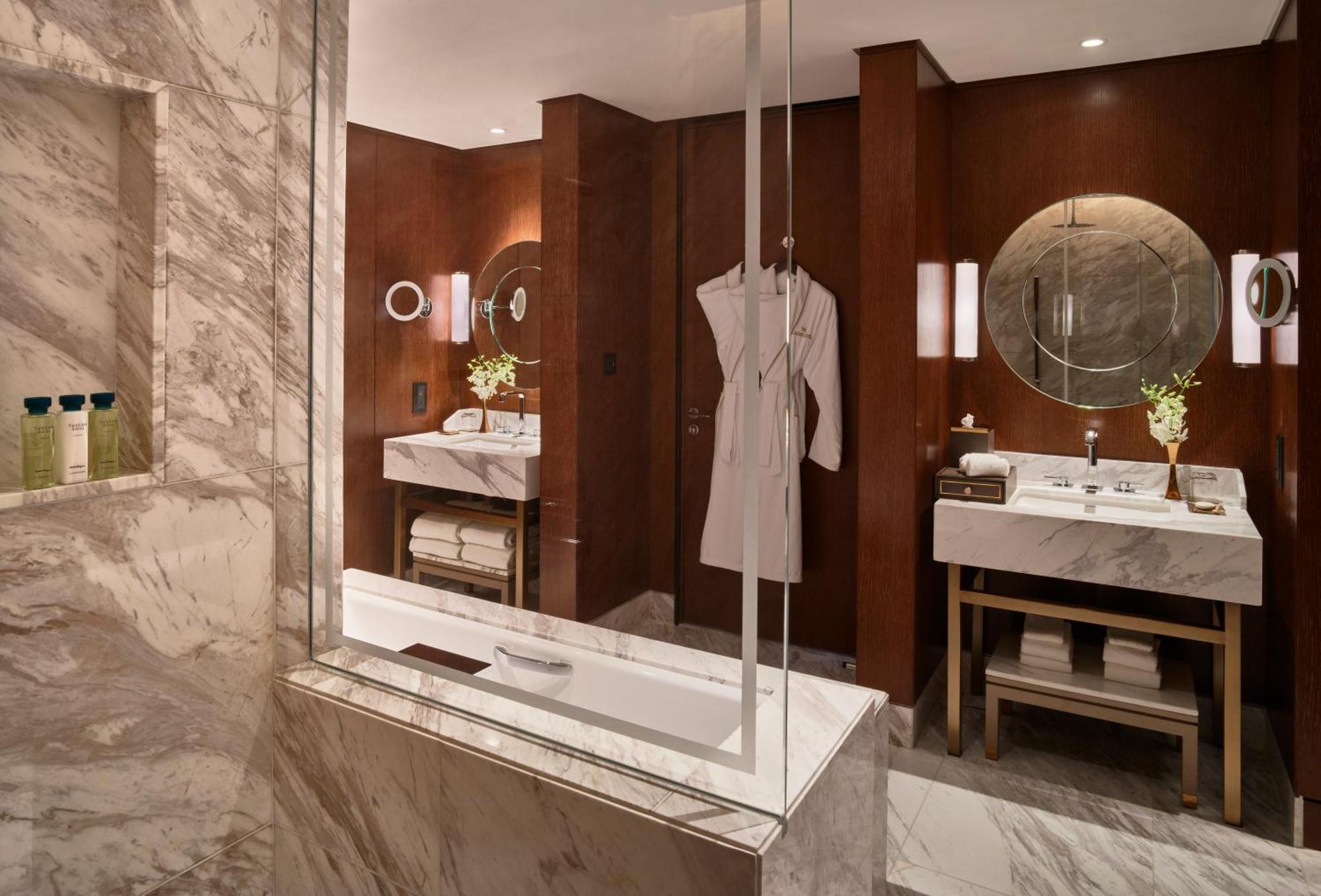 Waldorf Astoria International Financial Centre होटल 5*